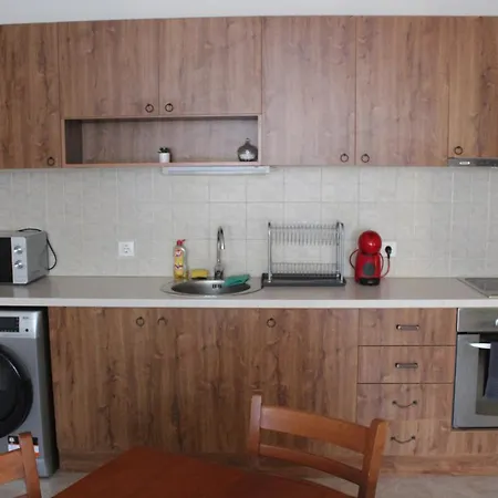 Cozy 1 Bedroom Self-catering Fully Equipped Flat In St Ivan Rilski With Free Services Apartment *
