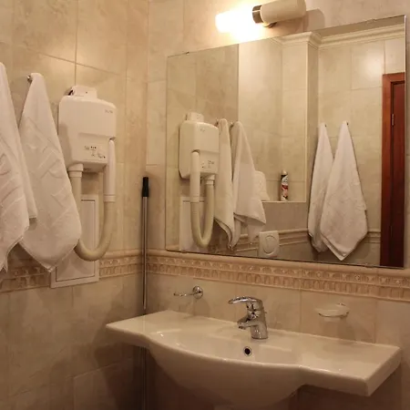 Cozy 1 Bedroom Self-catering Fully Equipped Flat In St Ivan Rilski With Free Services Apartment *